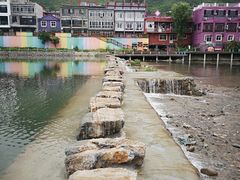 -百里峡七彩艺术小镇