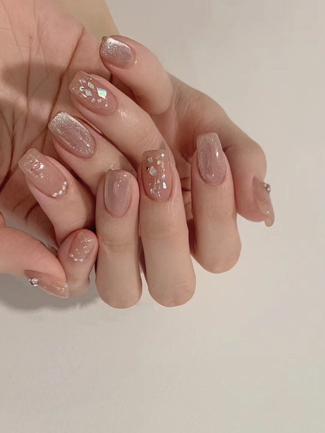 裸色猫眼贝壳美甲 好好看呀!