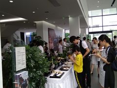 -上海宝信宝马4S店