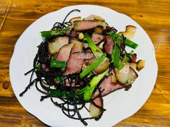 -乡土特色.冷锅鱼.牦牛肉汤锅