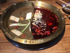 -小天鹅火锅·一线江景洪鼎旗舰店(洪崖洞店)
