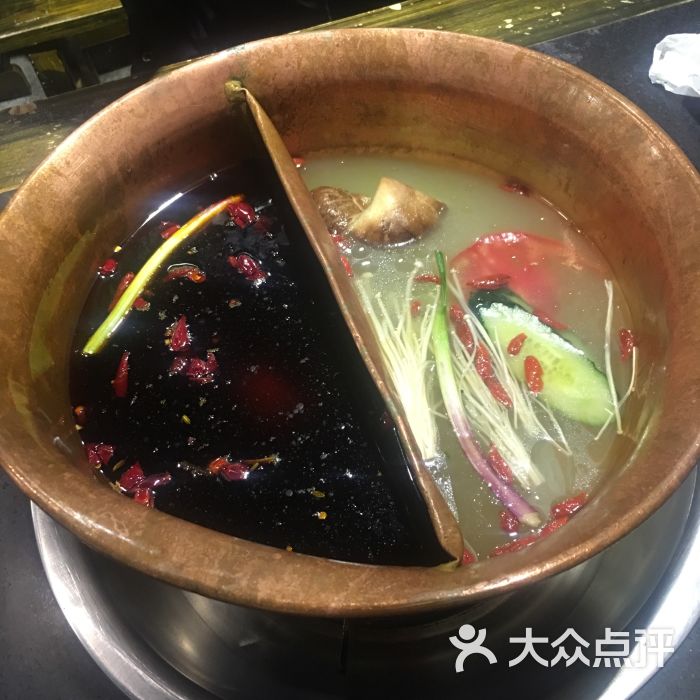 刘宝老家铜锅串串(电视塔店)鸳鸯锅底图片 - 第2张