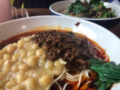 两碗面-老地方猫儿面(磁器口店)