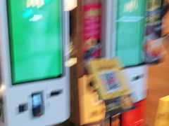 -麦当劳(汉口火车站候车室店)