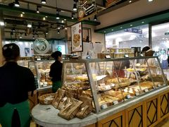面包甜点陈列柜-东哥面包(江宁大润发店)
