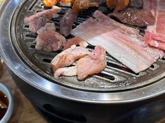 -汉城烤肉·黑金冠(华山路店)