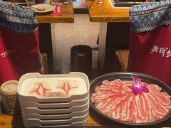 -老牌坊云南鱼豆花火锅(哈西万达店)