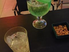 -Mx.cocktail bar