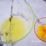 好吃到流泪的香葱肉松蛋糕卷，咸香不腻，做法简单