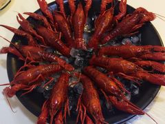 -虾弄弄海派小龙虾·牛羊蝎子火锅