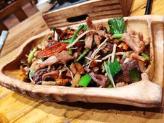 山寨杀猪菜-老滇山寨•云南特色菜•地方菜•民族风情歌舞表演(金碧店)