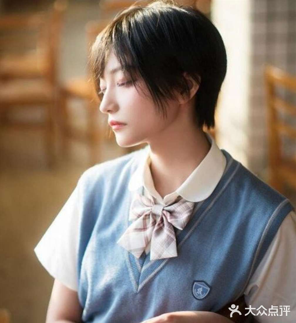 漫画系超短发正流行 短发控女生酷帅短发