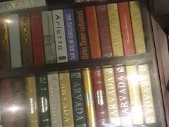 -钟书阁(松江泰晤士小镇店)