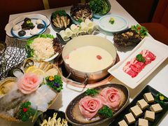-洪氏嗨捞·猪肚鸡火锅(阳光天地店)