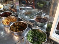 -鸿浩扒猪脚米线