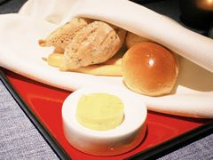 餐前面包配黄油-弦月窗LUNETTE BY AMANDA(复兴路店)