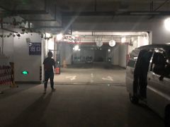 -泊安飞浦东物流大道停车场