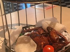 秘制脆皮乳鸽-避风塘(宝山万达店)