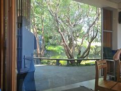 -Chom Cafe and Restaurant