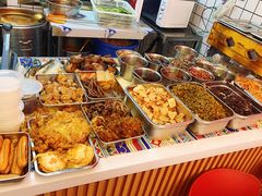 自助取餐区-拾味螺骨汤螺蛳粉(青年路店)