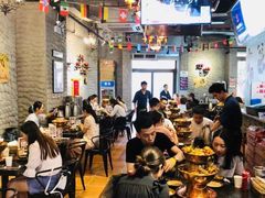 大堂-巴四老城区炭火蛙锅(张江店)