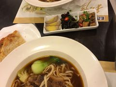 -康师傅私房牛肉面(马泉营奥莱店)