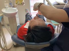 -瑞尔齿科(南京东路名人诊所)