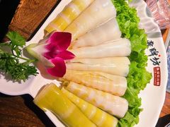 -老牌坊云南鱼豆花火锅(哈西万达店)