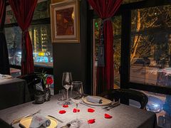 -弦月窗LUNETTE BY AMANDA(复兴路店)