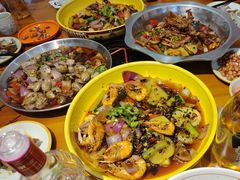 -休记光头香辣蟹干锅(绵竹店)