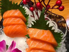 三文鱼刺身-黑牛の店·和牛烧肉(合生汇店)
