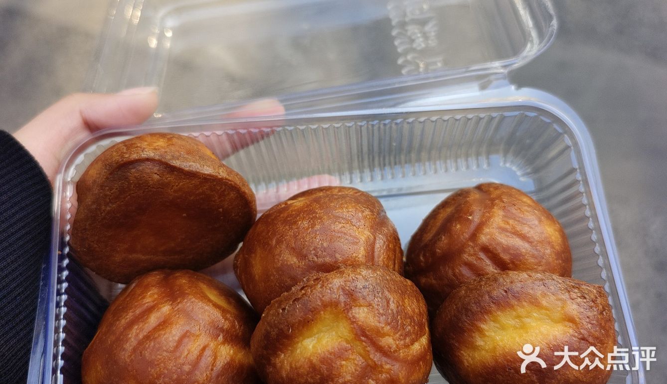 日子也是好起来了，吃上最近很火的黄油年糕了