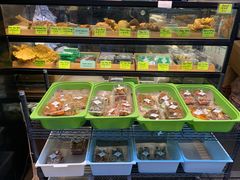 面包甜点陈列柜-班兰叶印尼美食