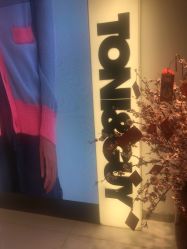 -TONI&GUY