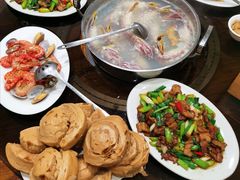 红糖馒头配秘制回锅肉-凯华海鲜火锅·传承三十六年