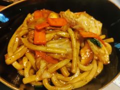 -穹六人间 people 6(岳阳路店)