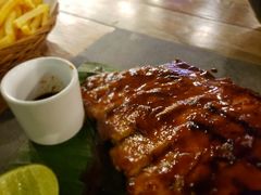 BBQ猪肋排-Naughty Nuri’s Phuket