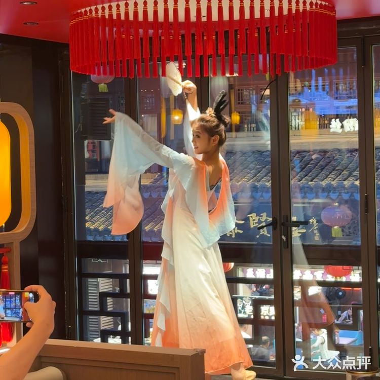 夫子庙这家小厨娘秦淮灯会太卷了！好吃好看！