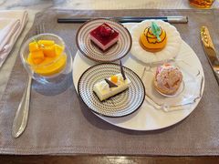 甜品拼盘-成都瑞吉酒店·秀餐厅