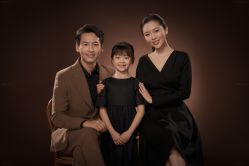 -至臻微拉婚纱摄影