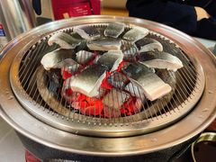 -围炉肉舍•炭烤活鳗•丹东海鲜烤肉(步行街店)