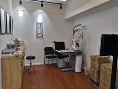 -视野联行眼镜•蔡司•依视路(温江店)