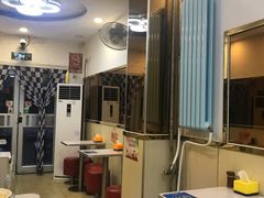 大堂-吕阿婆骨汤麻辣烫(云岗店)