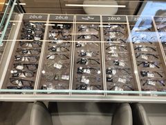-博士眼镜集团石人工眼镜(虹口万泰店)
