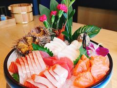-枝魯枝魯自助料理