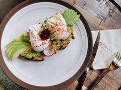 牛油果温泉蛋吐司-O'mills Sourdough Bakery&Bistro(永嘉路店)