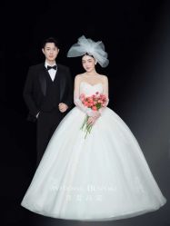 -喜爱高定婚纱摄影