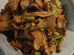 -卢大鲜鱼头捞饭(美利广场店)