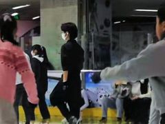 -正佳冰河湾真冰滑冰场