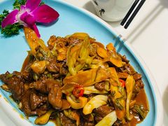 酸菜炒牛肉-原味田园·客家菜·土窑鸡(中航城君尚购物中心店)